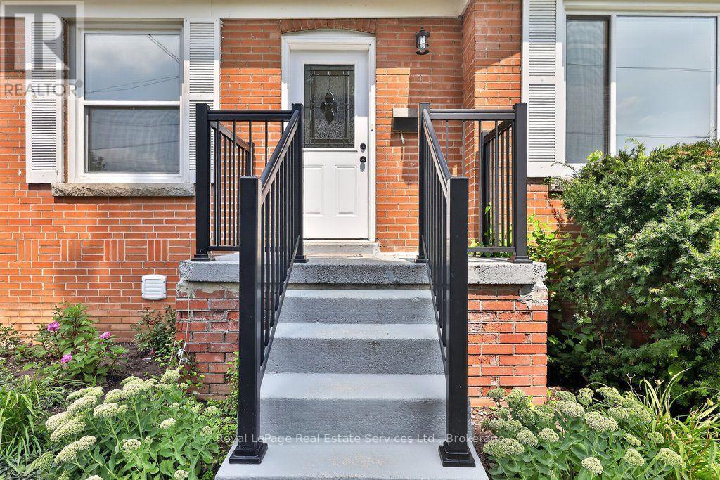 Main - 79 Kingswood Road, Oakville, Ontario  L6K 2E2 - Photo 2 - W13686864