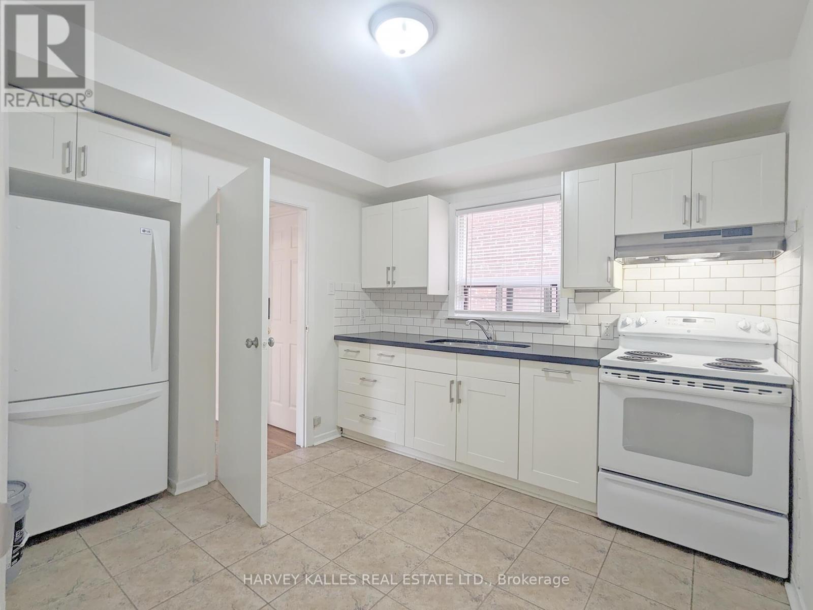 Main - 242 Robina Avenue, Toronto, Ontario  M6C 3Z1 - Photo 8 - C13686762