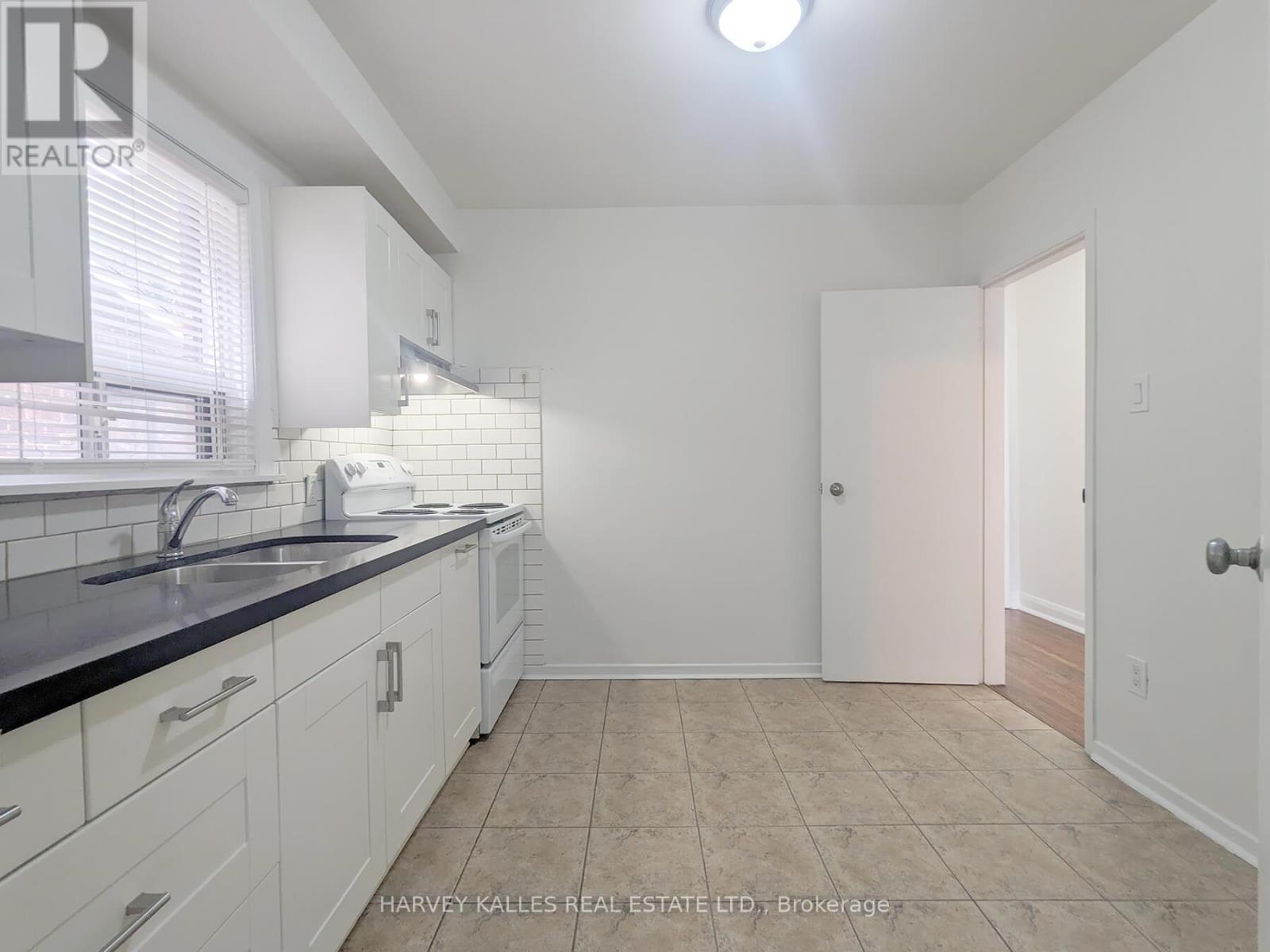Main - 242 Robina Avenue, Toronto, Ontario  M6C 3Z1 - Photo 9 - C13686762