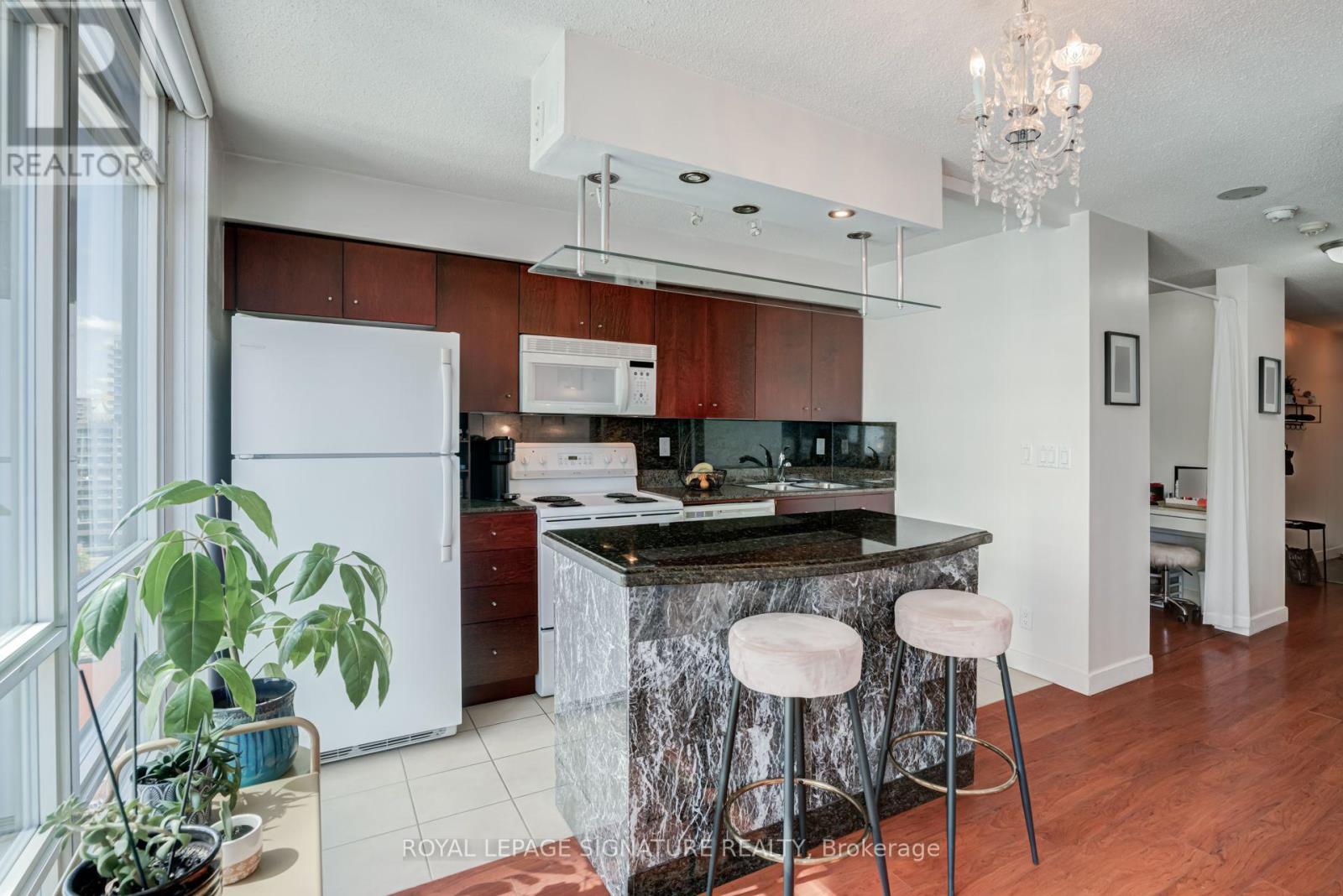 2101 - 381 FRONT STREET W, Toronto, Ontario