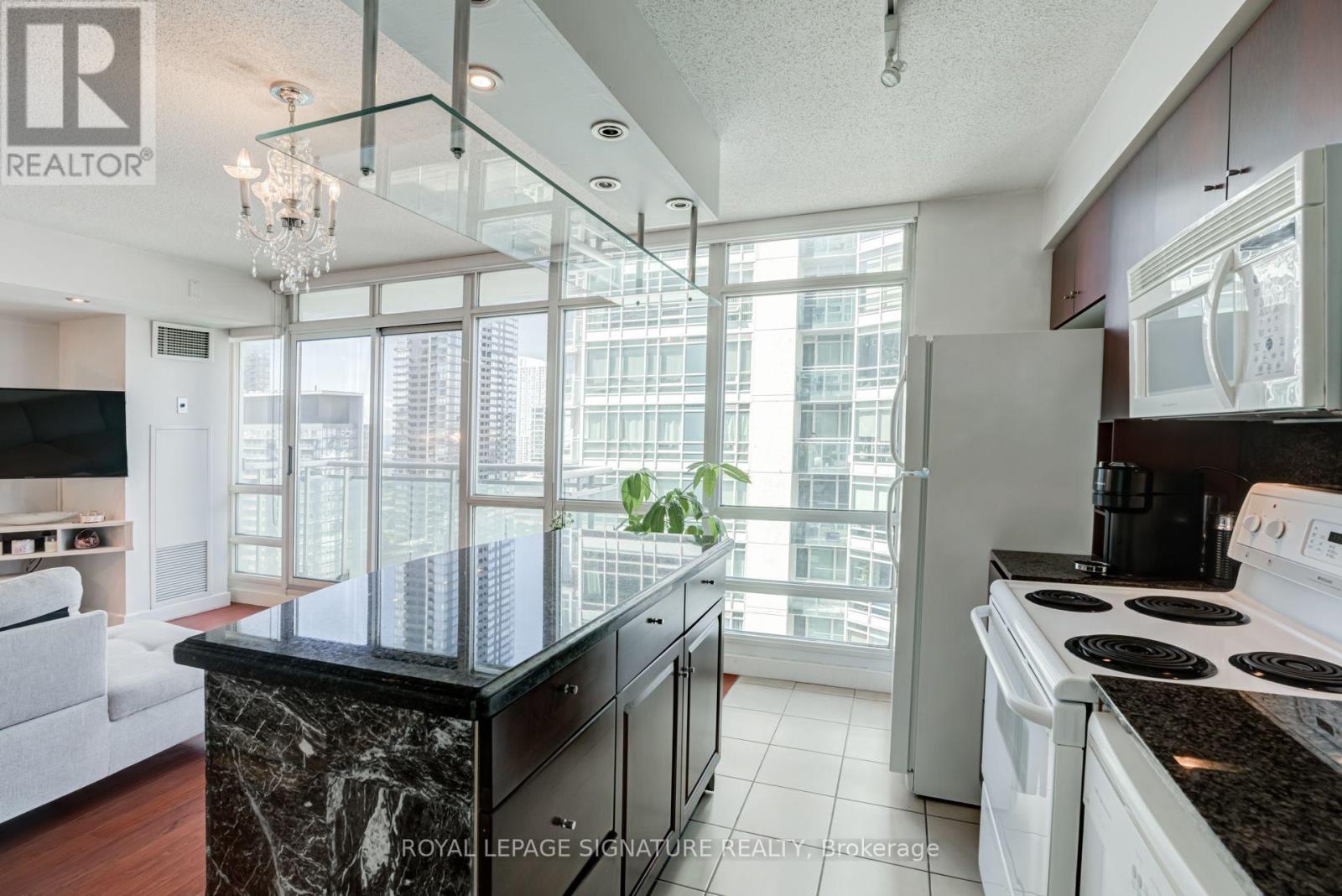 2101 - 381 Front Street W, Toronto, Ontario  M5V 3R8 - Photo 10 - C13686816