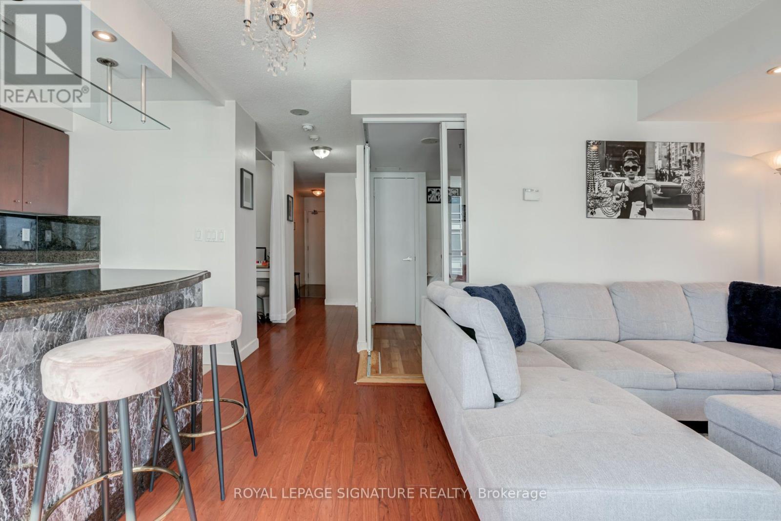 2101 - 381 Front Street W, Toronto, Ontario  M5V 3R8 - Photo 12 - C13686816