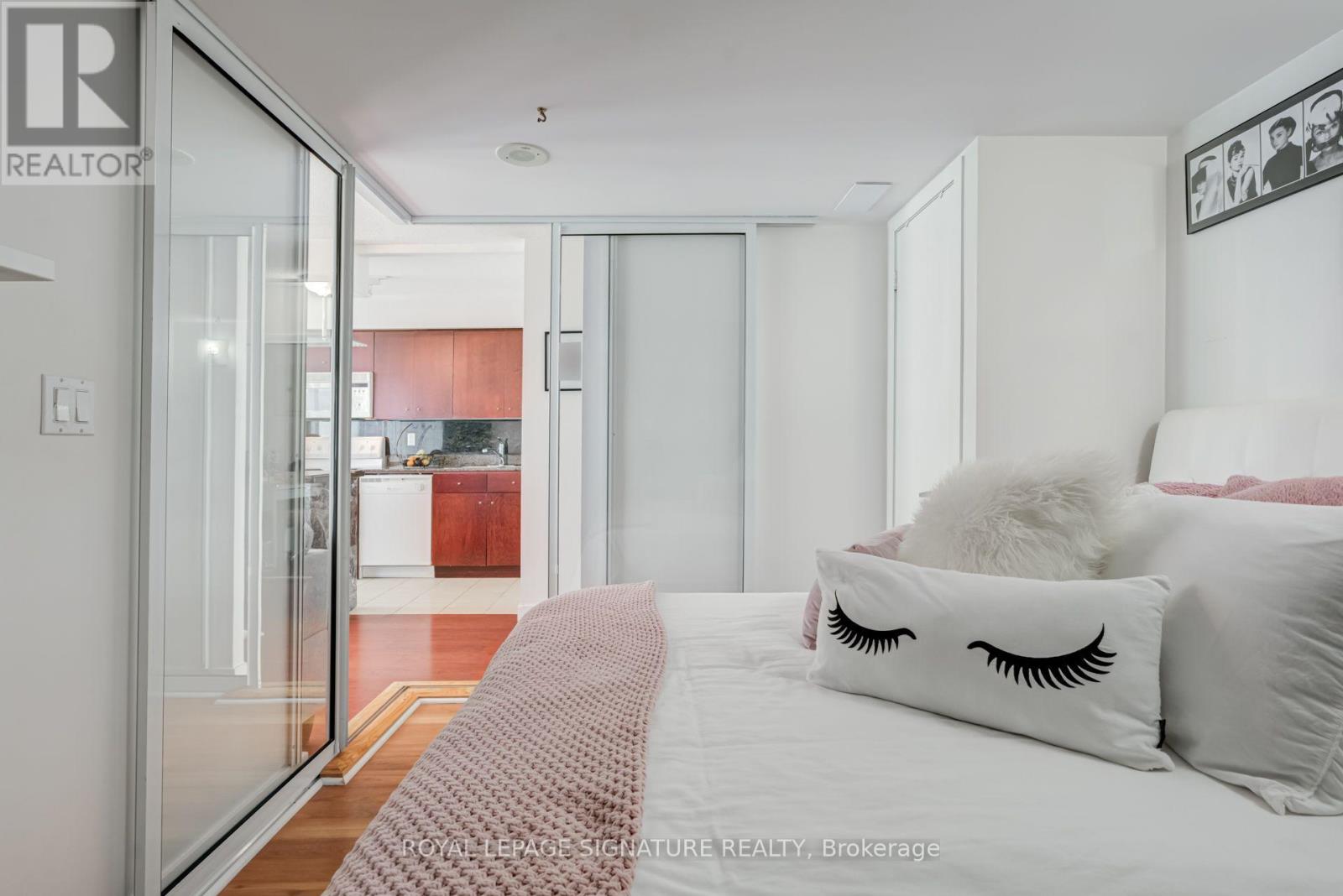 2101 - 381 Front Street W, Toronto, Ontario  M5V 3R8 - Photo 15 - C13686816