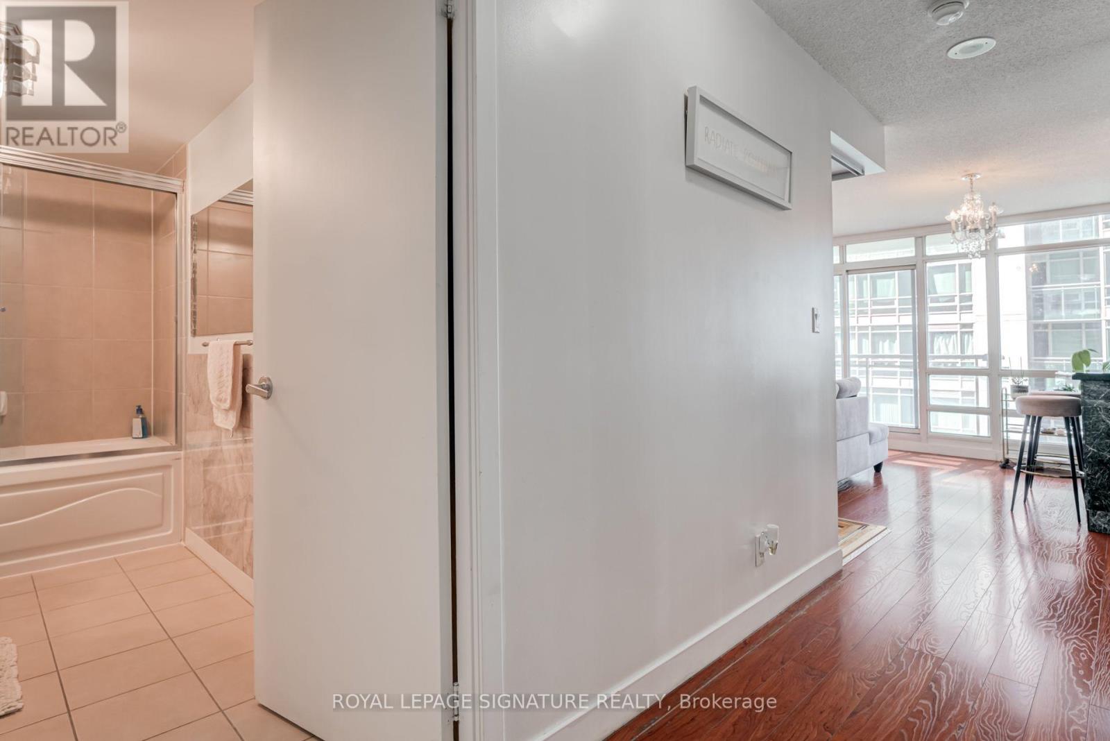 2101 - 381 Front Street W, Toronto, Ontario  M5V 3R8 - Photo 4 - C13686816