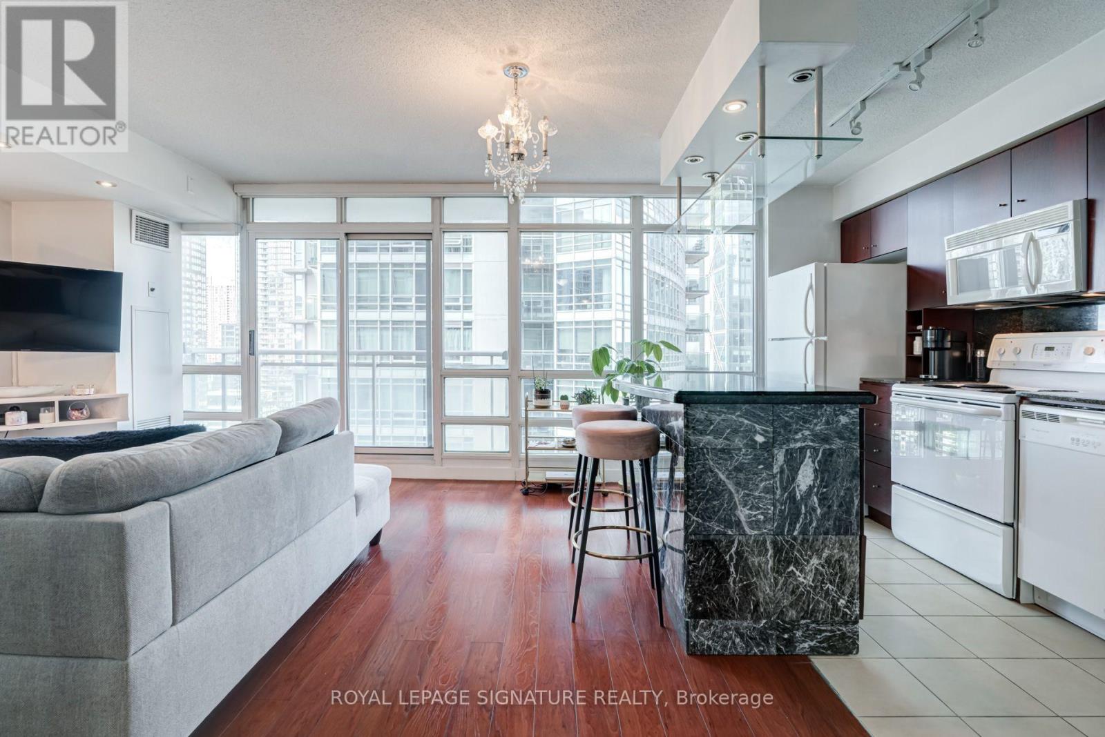 2101 - 381 Front Street W, Toronto, Ontario  M5V 3R8 - Photo 5 - C13686816