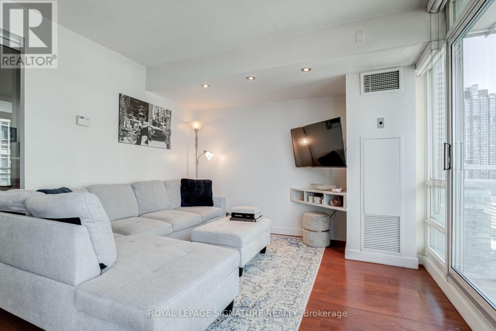 2101 - 381 Front Street W, Toronto, Ontario  M5V 3R8 - Photo 6 - C13686816