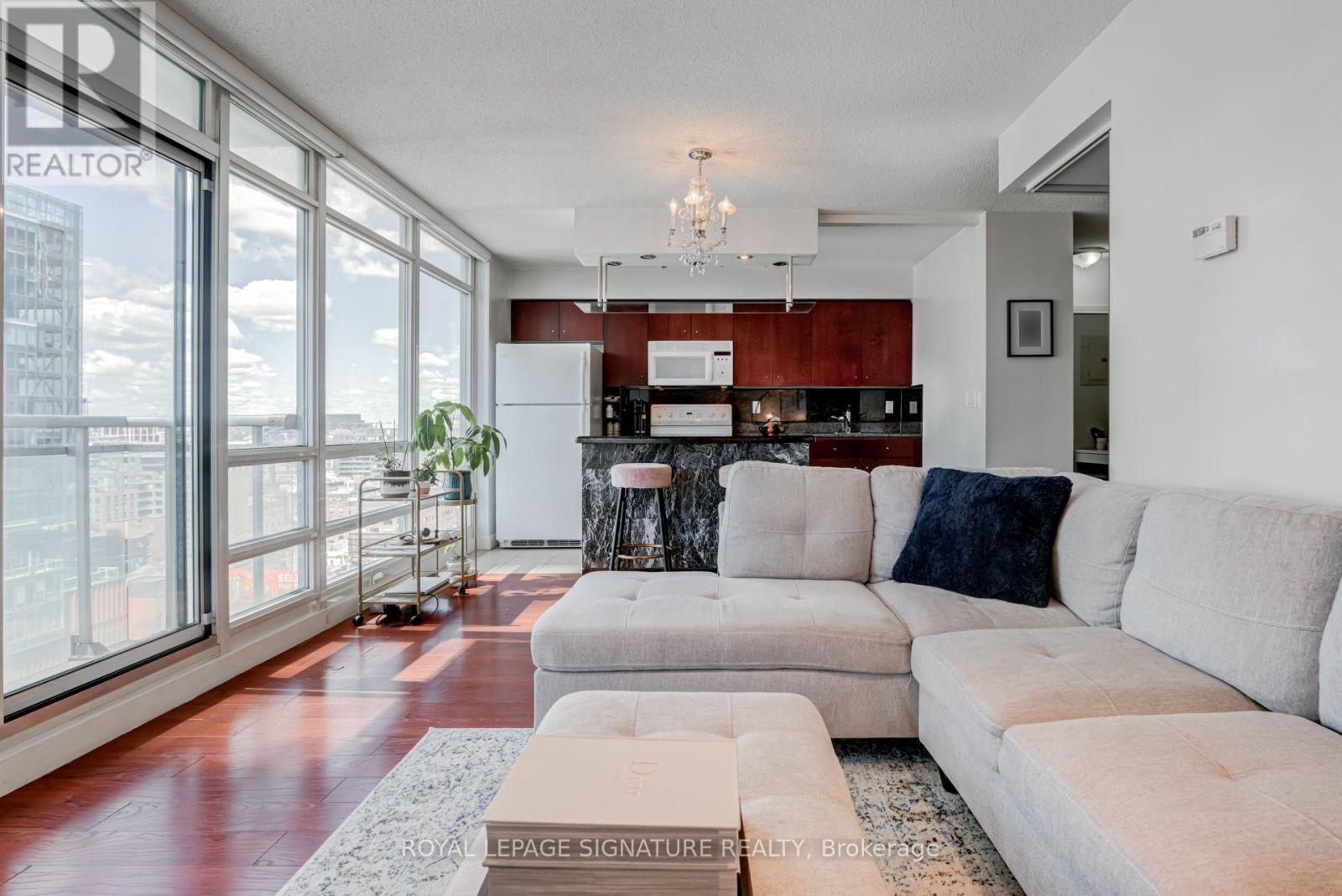 2101 - 381 Front Street W, Toronto, Ontario  M5V 3R8 - Photo 9 - C13686816