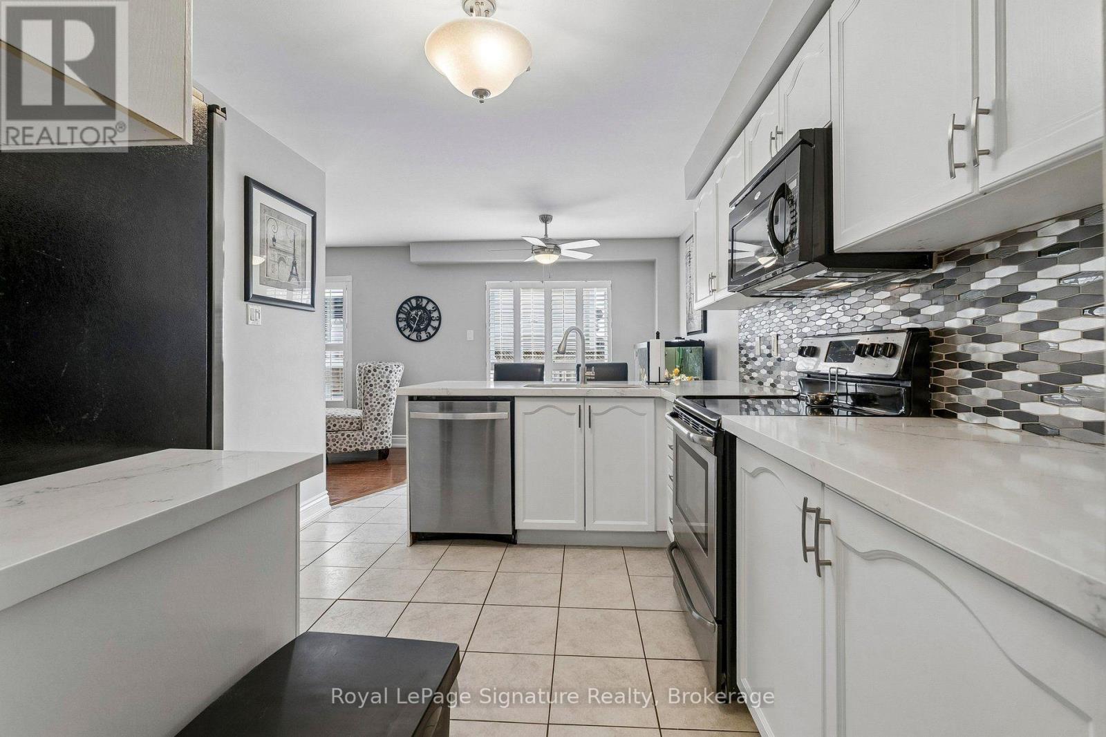 3 Glasgow Crescent, Georgina, Ontario  L4P 4A8 - Photo 11 - N13686846