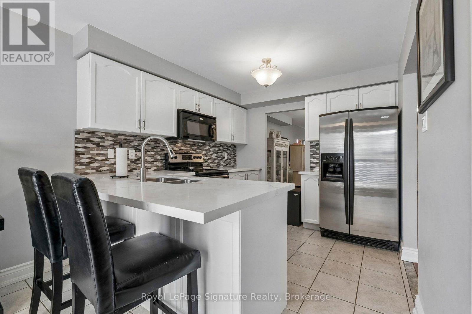 3 Glasgow Crescent, Georgina, Ontario  L4P 4A8 - Photo 9 - N13686846