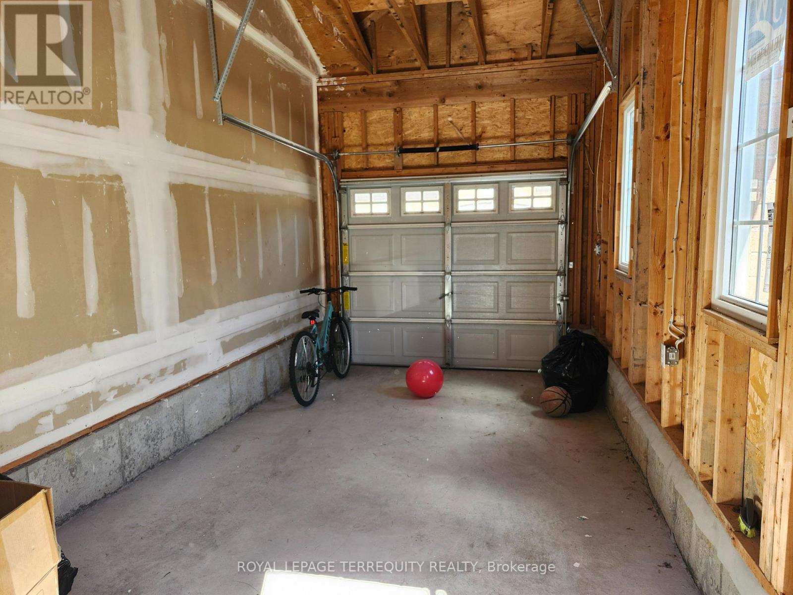 2651 Canadian Street, Pickering, Ontario  L1X 0C9 - Photo 23 - E13686836