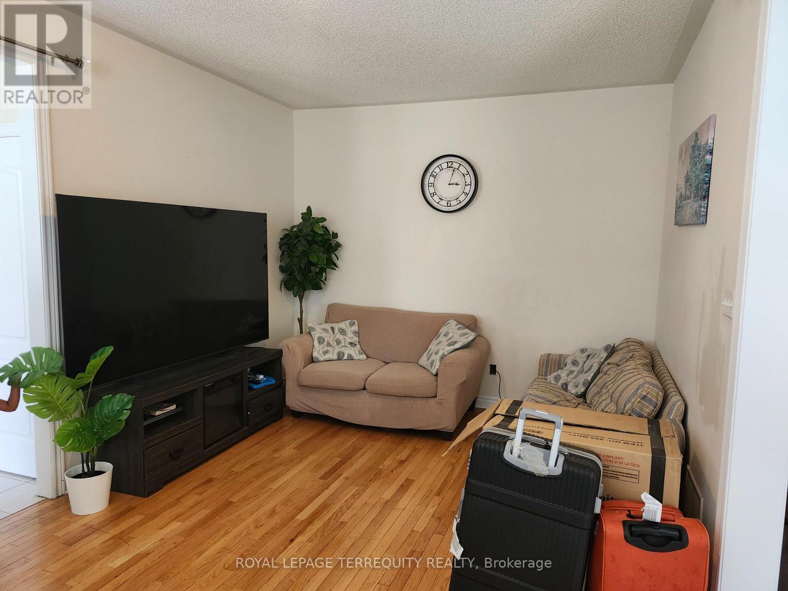 2651 Canadian Street, Pickering, Ontario  L1X 0C9 - Photo 9 - E13686836