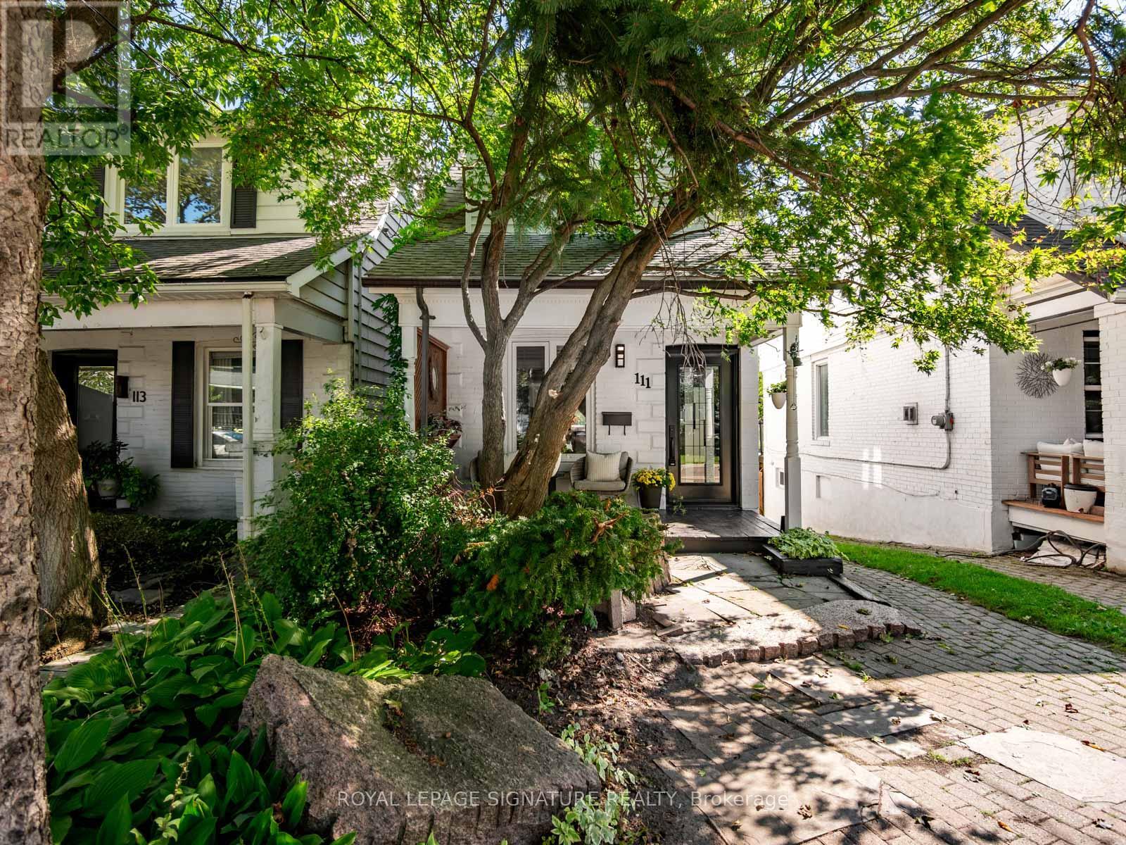 111 PICKERING STREET, Toronto, Ontario