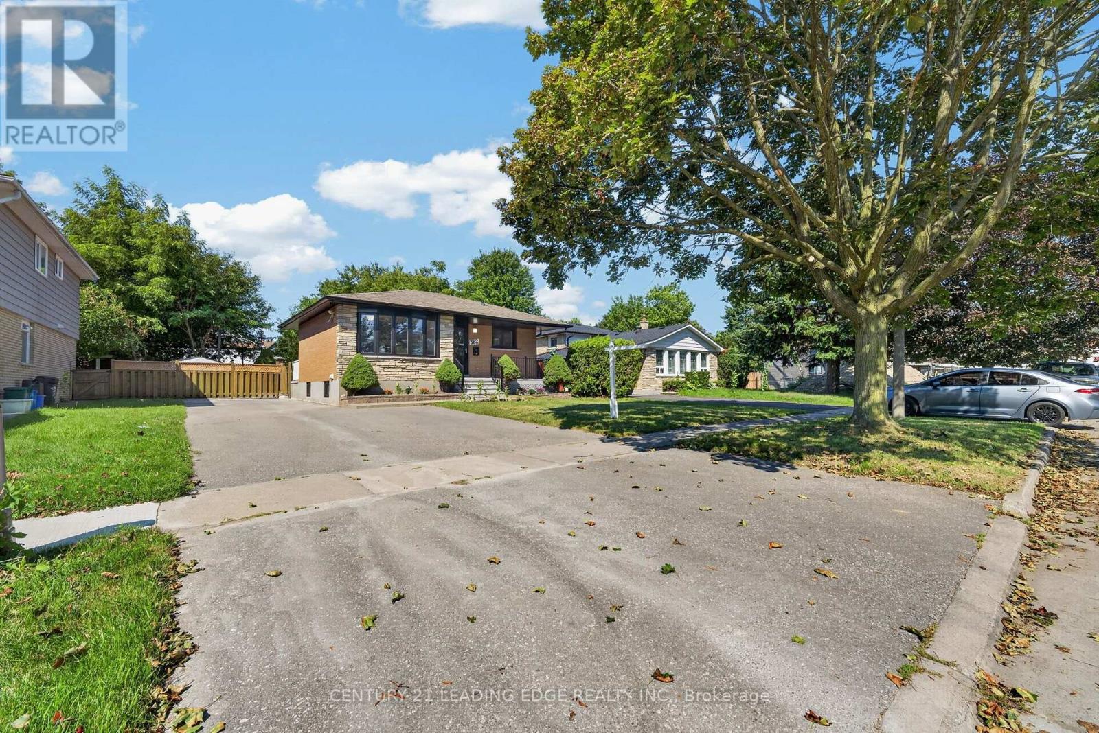 382 Fairlawn Street, Oshawa, Ontario  L1J 4R3 - Photo 3 - E13686880