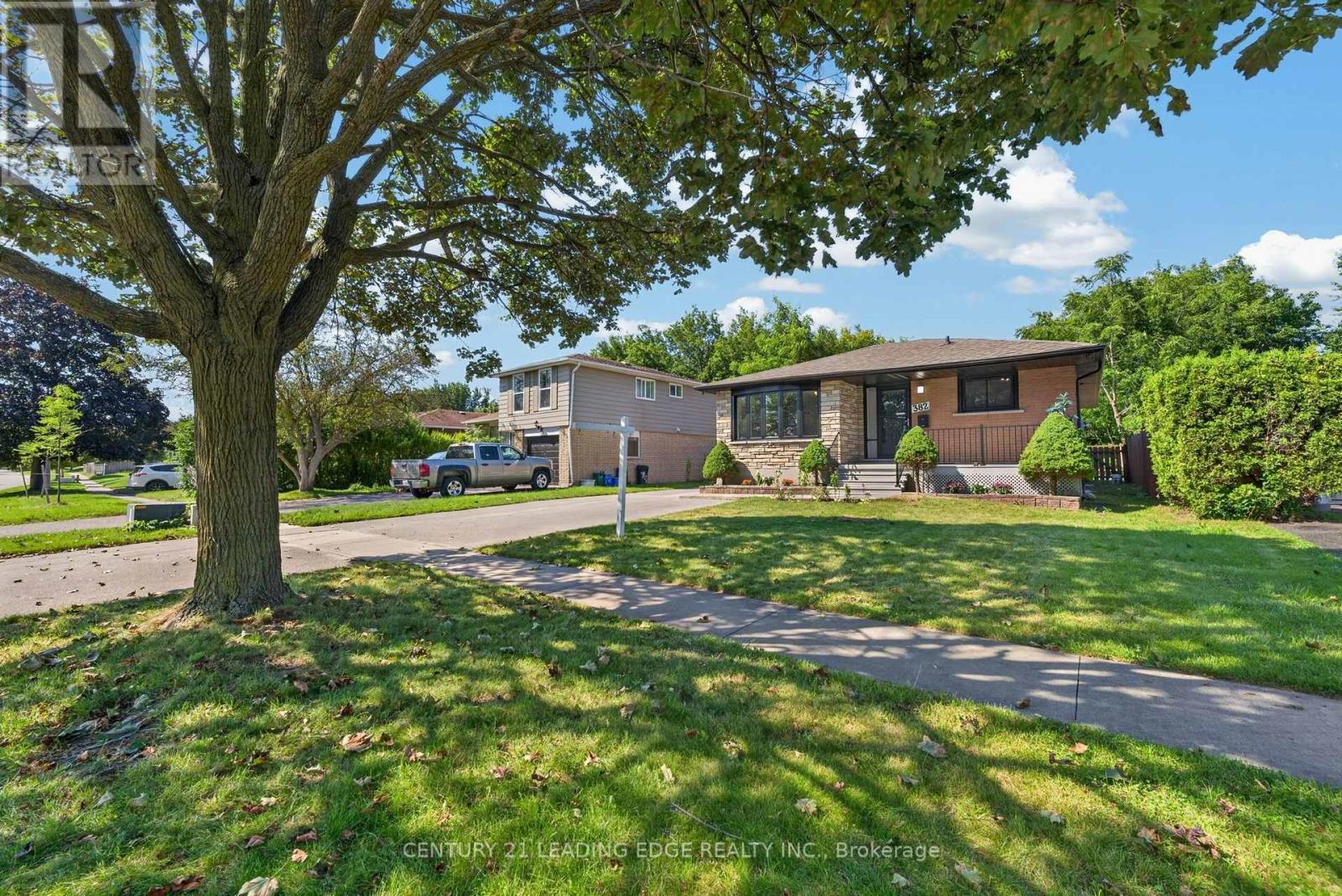 382 Fairlawn Street, Oshawa, Ontario  L1J 4R3 - Photo 4 - E13686880