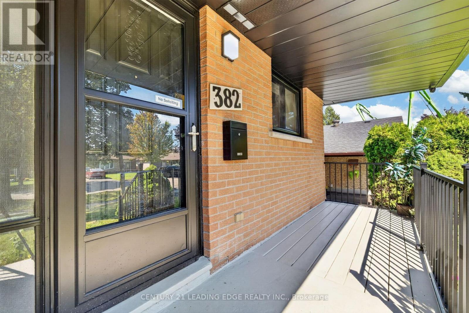 382 Fairlawn Street, Oshawa, Ontario  L1J 4R3 - Photo 6 - E13686880