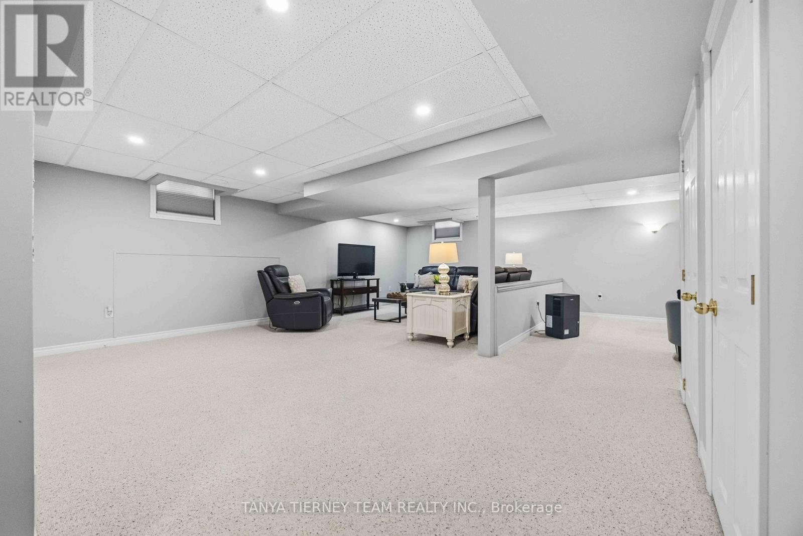 16 Waring Avenue, Whitby, Ontario  L1M 1G4 - Photo 43 - E13686920