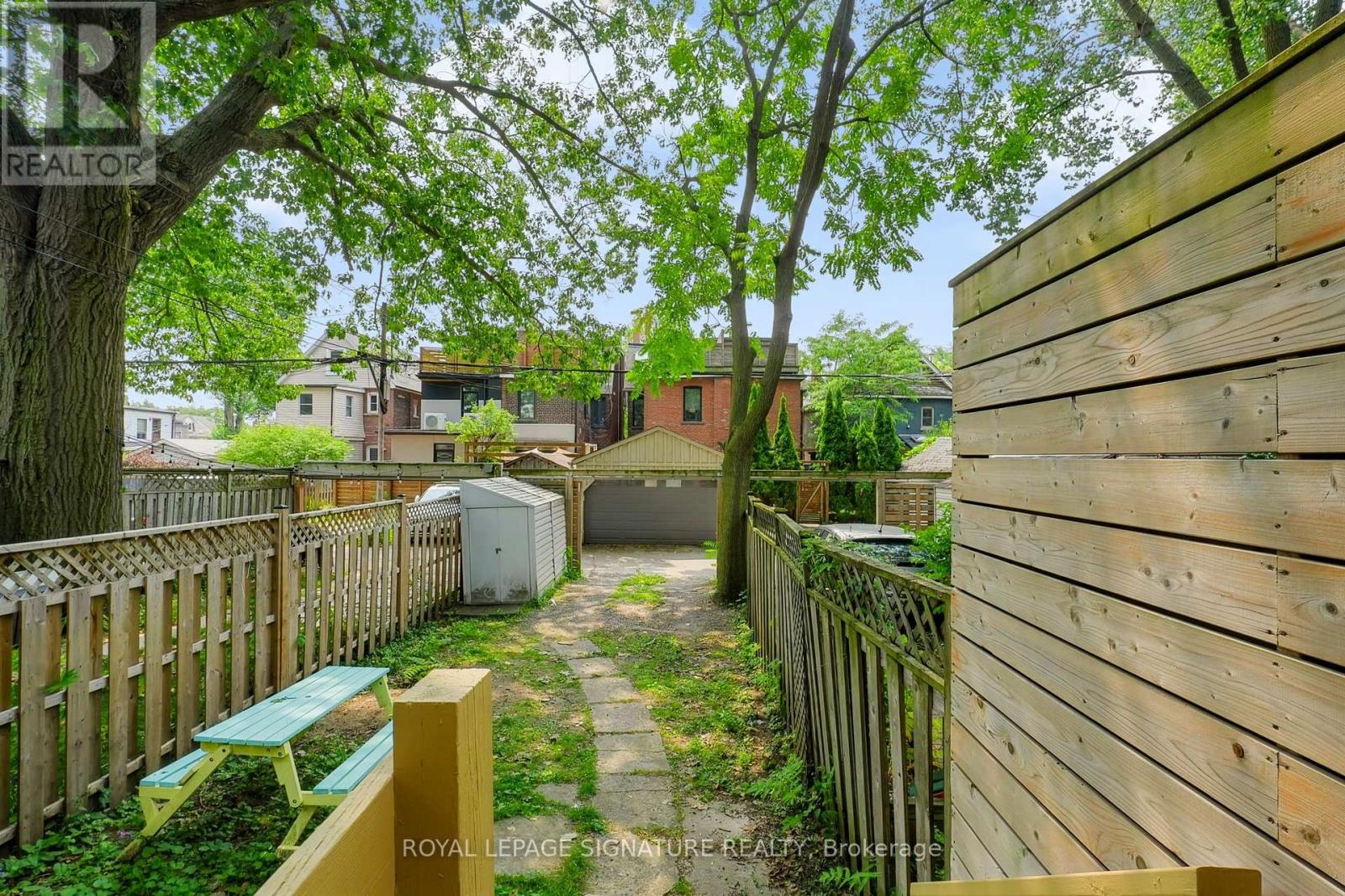 37 Strathcona Avenue, Toronto, Ontario  M4K 1K6 - Photo 12 - E13686988