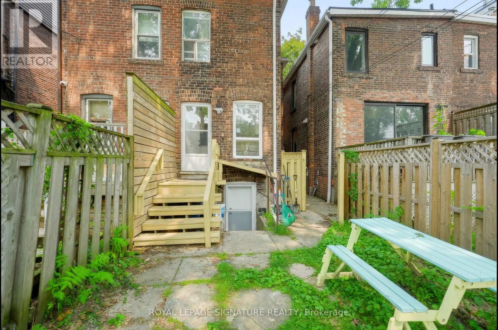37 Strathcona Avenue, Toronto, Ontario  M4K 1K6 - Photo 14 - E13686988