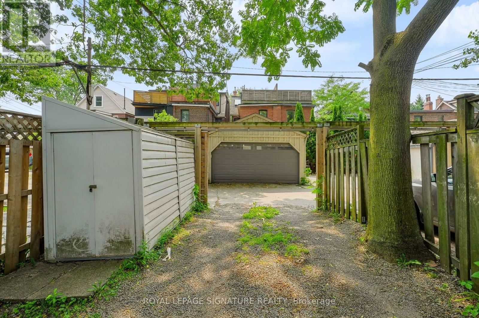37 Strathcona Avenue, Toronto, Ontario  M4K 1K6 - Photo 15 - E13686988