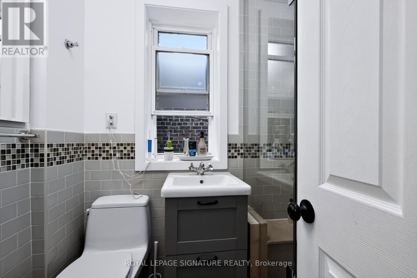 37 Strathcona Avenue, Toronto, Ontario  M4K 1K6 - Photo 22 - E13686988