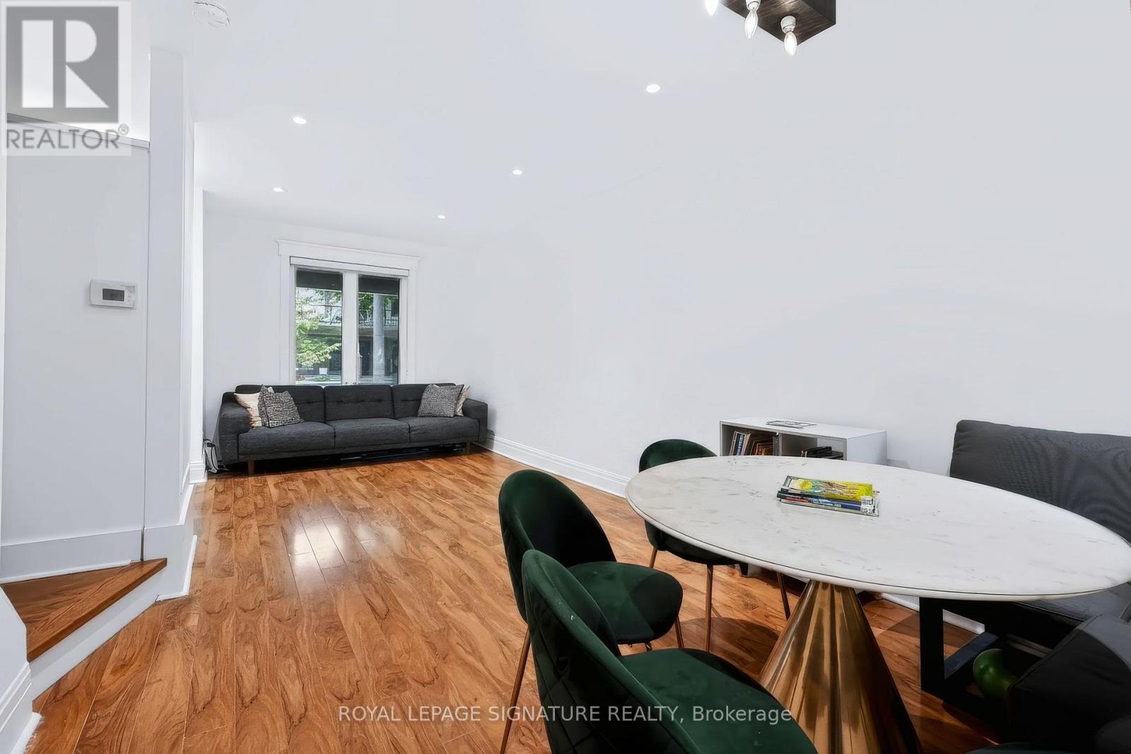 37 Strathcona Avenue, Toronto, Ontario  M4K 1K6 - Photo 4 - E13686988