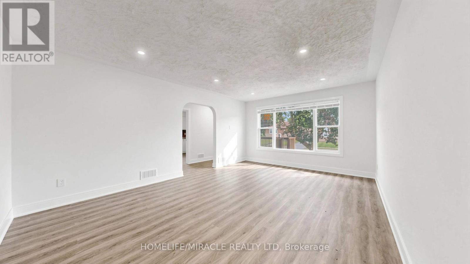 623 Olive Avenue, Oshawa, Ontario  L1H 2R8 - Photo 6 - E13687022