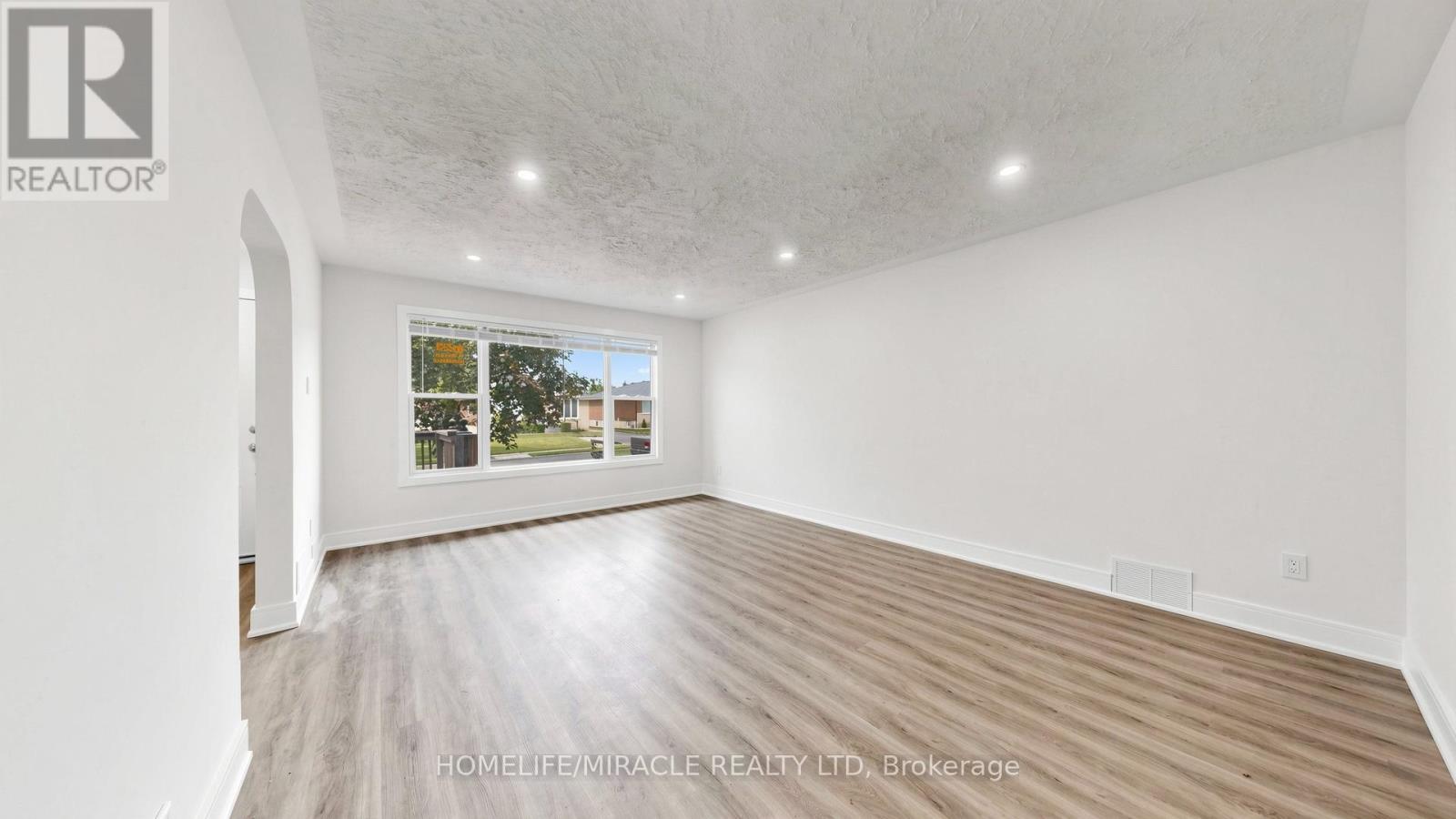 623 Olive Avenue, Oshawa, Ontario  L1H 2R8 - Photo 7 - E13687022