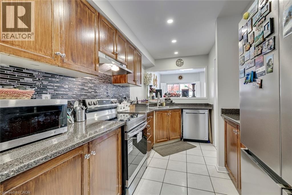 911 Golden Farmer Way, Peel, Ontario  L5W 1A8 - Photo 12 - 40856538