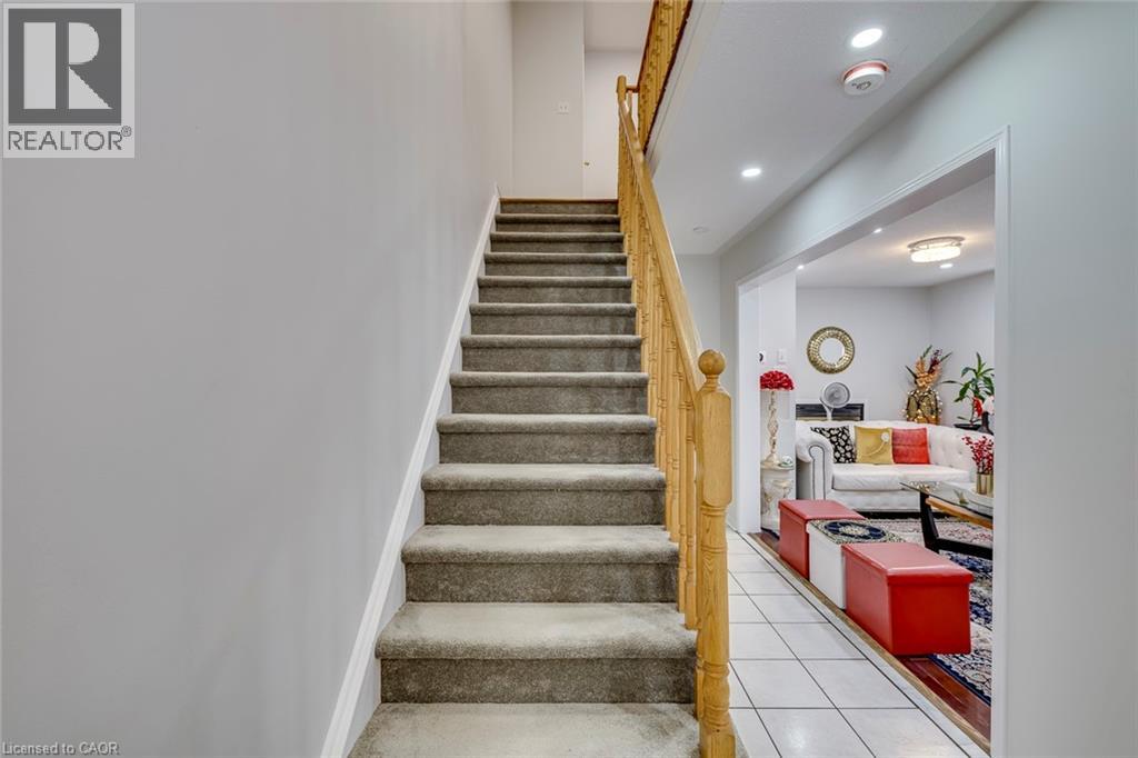 911 Golden Farmer Way, Peel, Ontario  L5W 1A8 - Photo 16 - 40856538