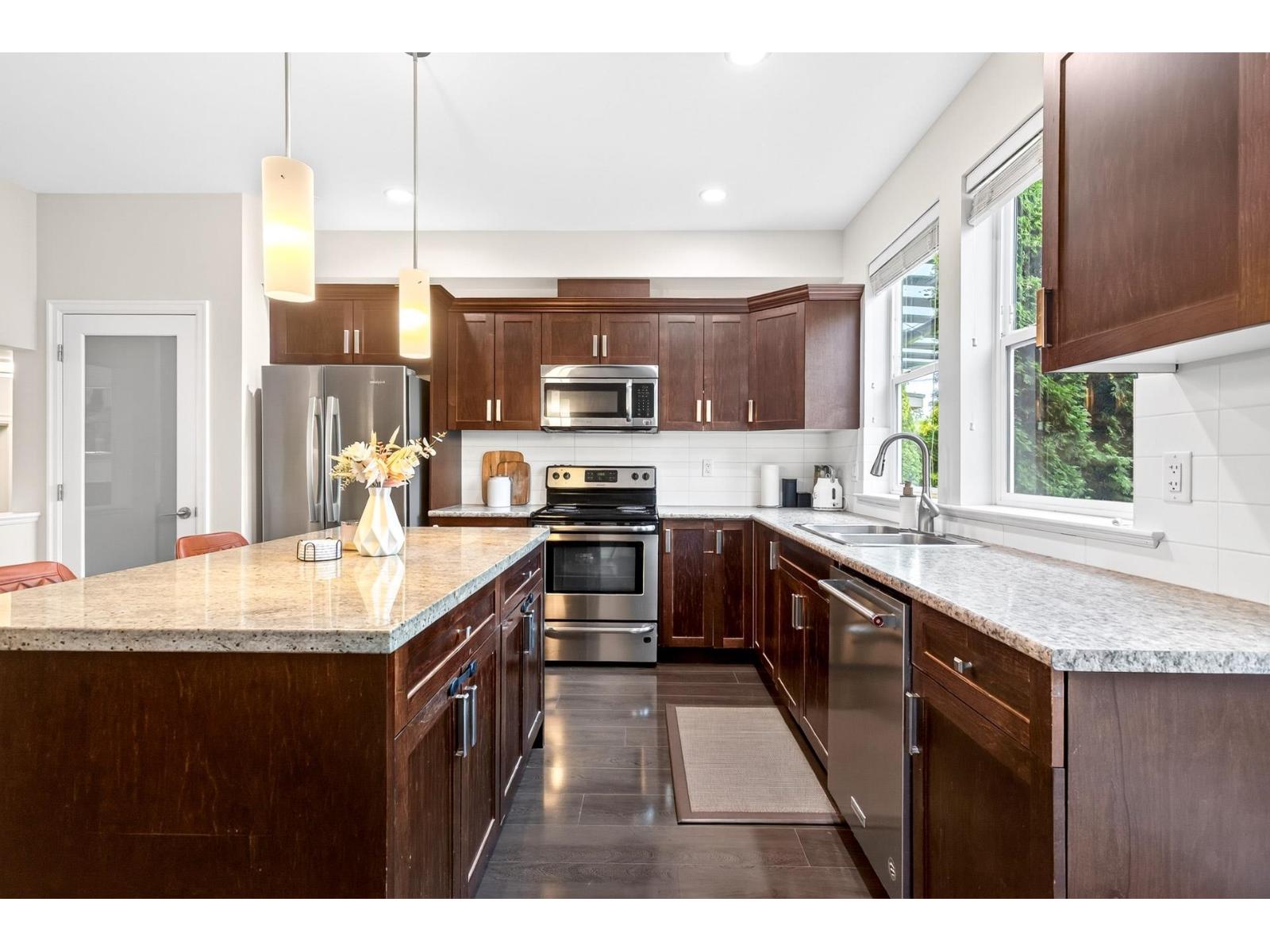 6858 208 Street, Langley, British Columbia  V2Y 0M3 - Photo 11 - R3156699
