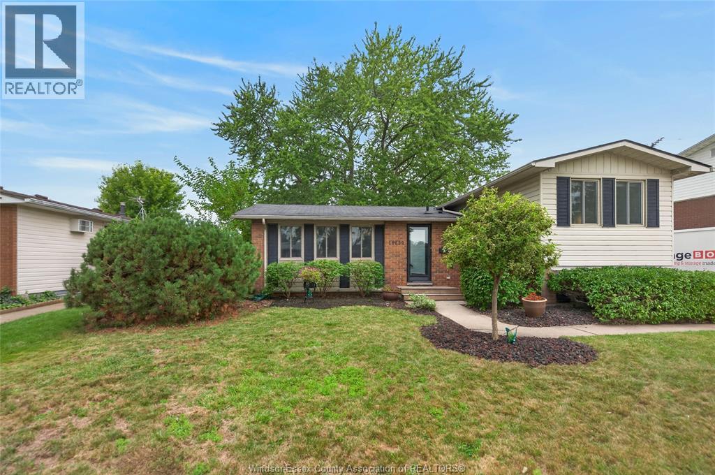 MLS# 26020064: 10650 Atwater CRESCENT, Windsor, Canada