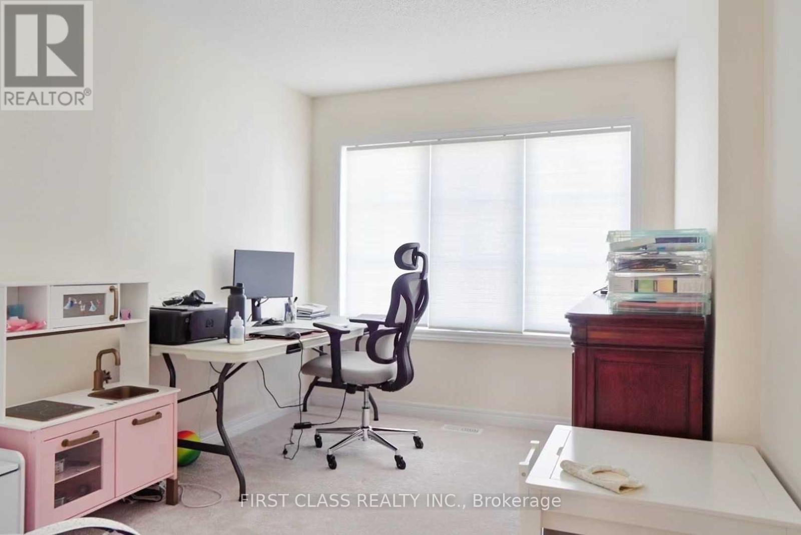 11 Twinflower Lane, Richmond Hill, Ontario  L4E 1E7 - Photo 10 - N13686788