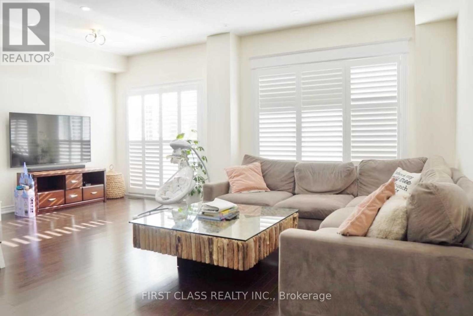 11 Twinflower Lane, Richmond Hill, Ontario  L4E 1E7 - Photo 3 - N13686788