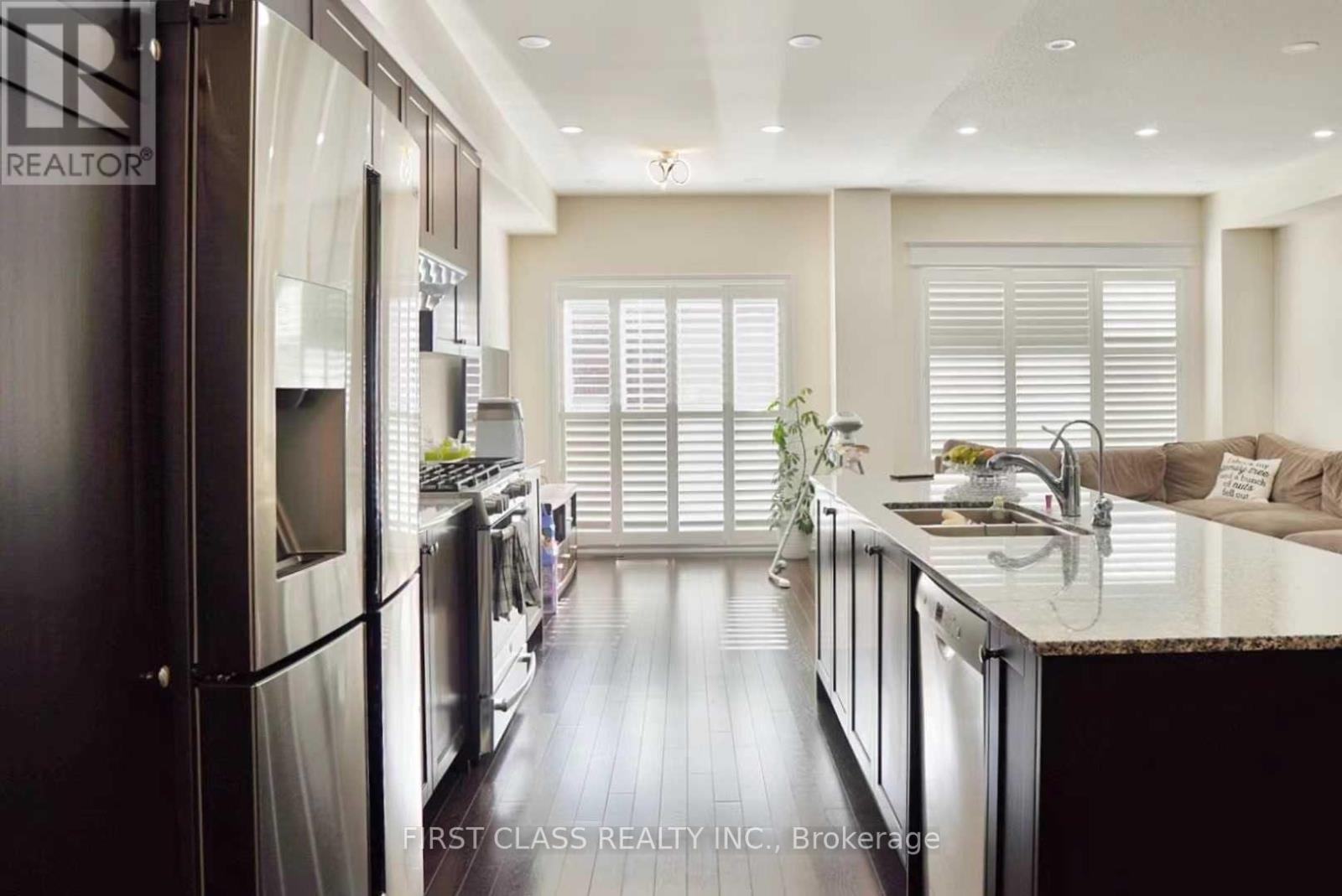 11 Twinflower Lane, Richmond Hill, Ontario  L4E 1E7 - Photo 5 - N13686788