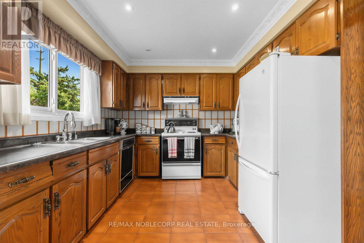 256 Airdrie Drive, Vaughan, Ontario  L4L 1C6 - Photo 14 - N13686798