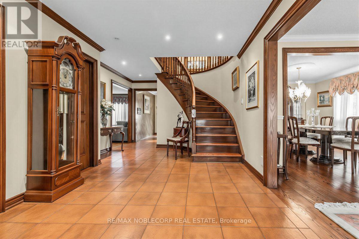 256 Airdrie Drive, Vaughan, Ontario  L4L 1C6 - Photo 2 - N13686798