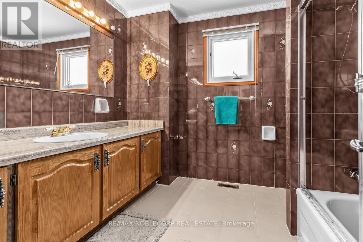 256 Airdrie Drive, Vaughan, Ontario  L4L 1C6 - Photo 36 - N13686798