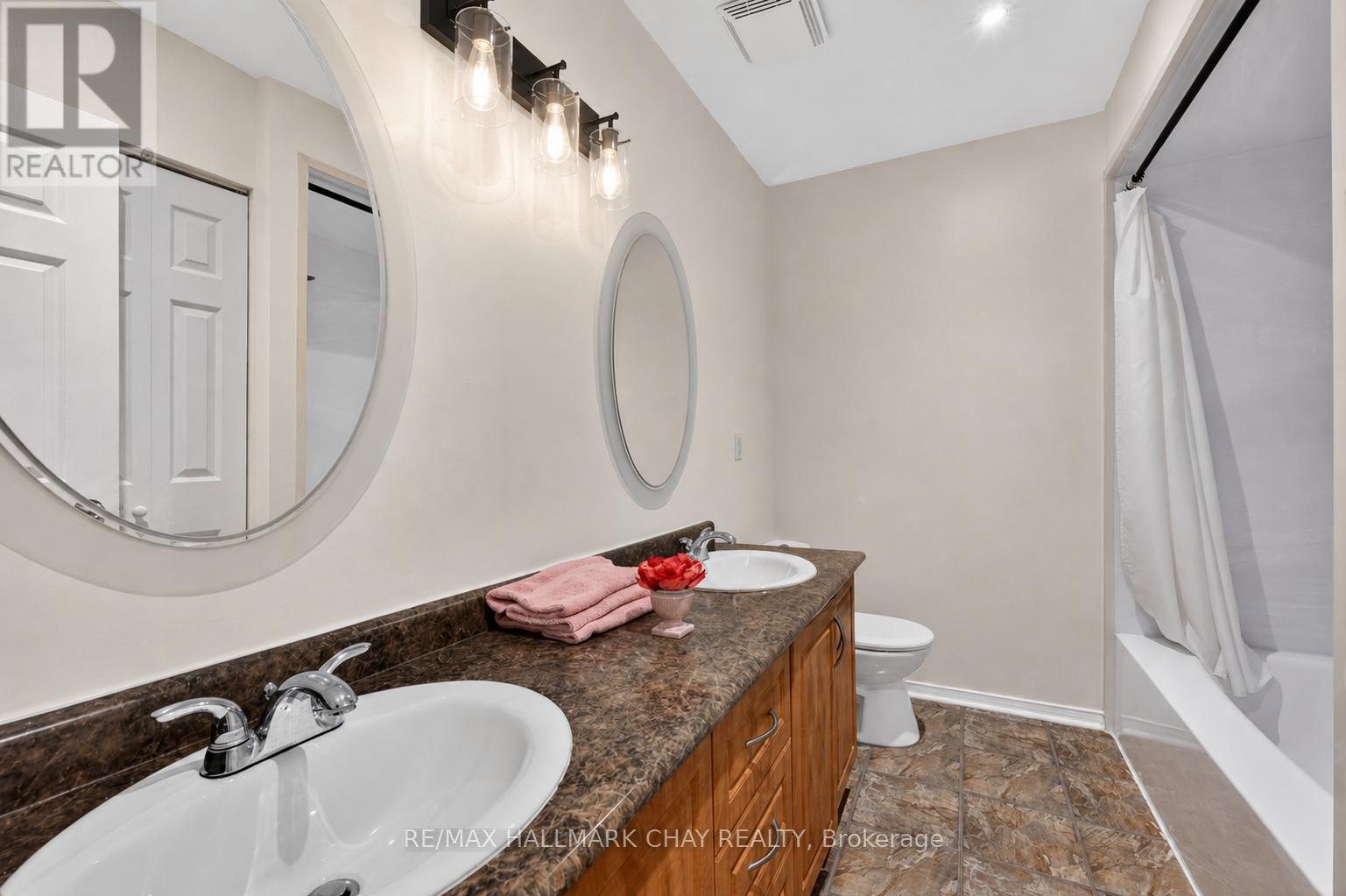 31 Harmony Circle, Bradford West Gwillimbury (Bradford), Ontario  L3Z 2T8 - Photo 18 - N13686916
