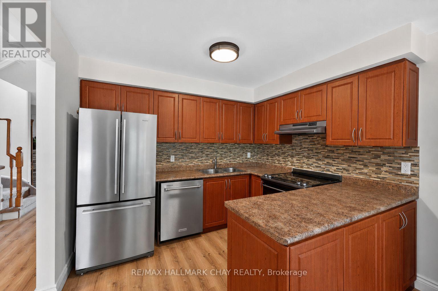 31 Harmony Circle, Bradford West Gwillimbury (Bradford), Ontario  L3Z 2T8 - Photo 5 - N13686916