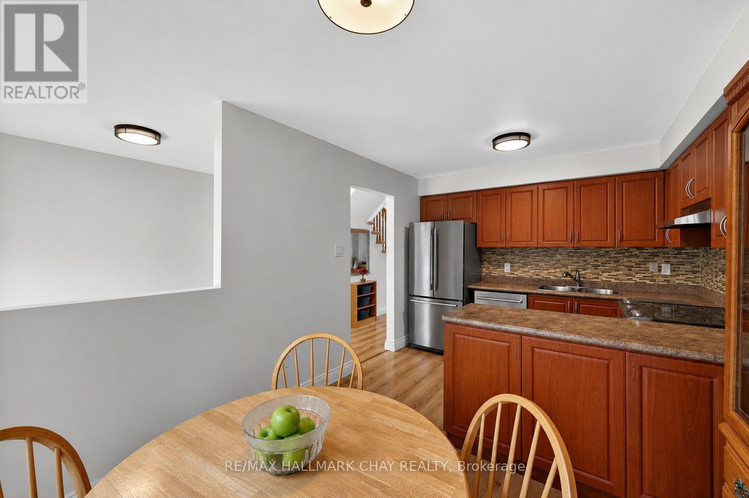 31 Harmony Circle, Bradford West Gwillimbury (Bradford), Ontario  L3Z 2T8 - Photo 7 - N13686916