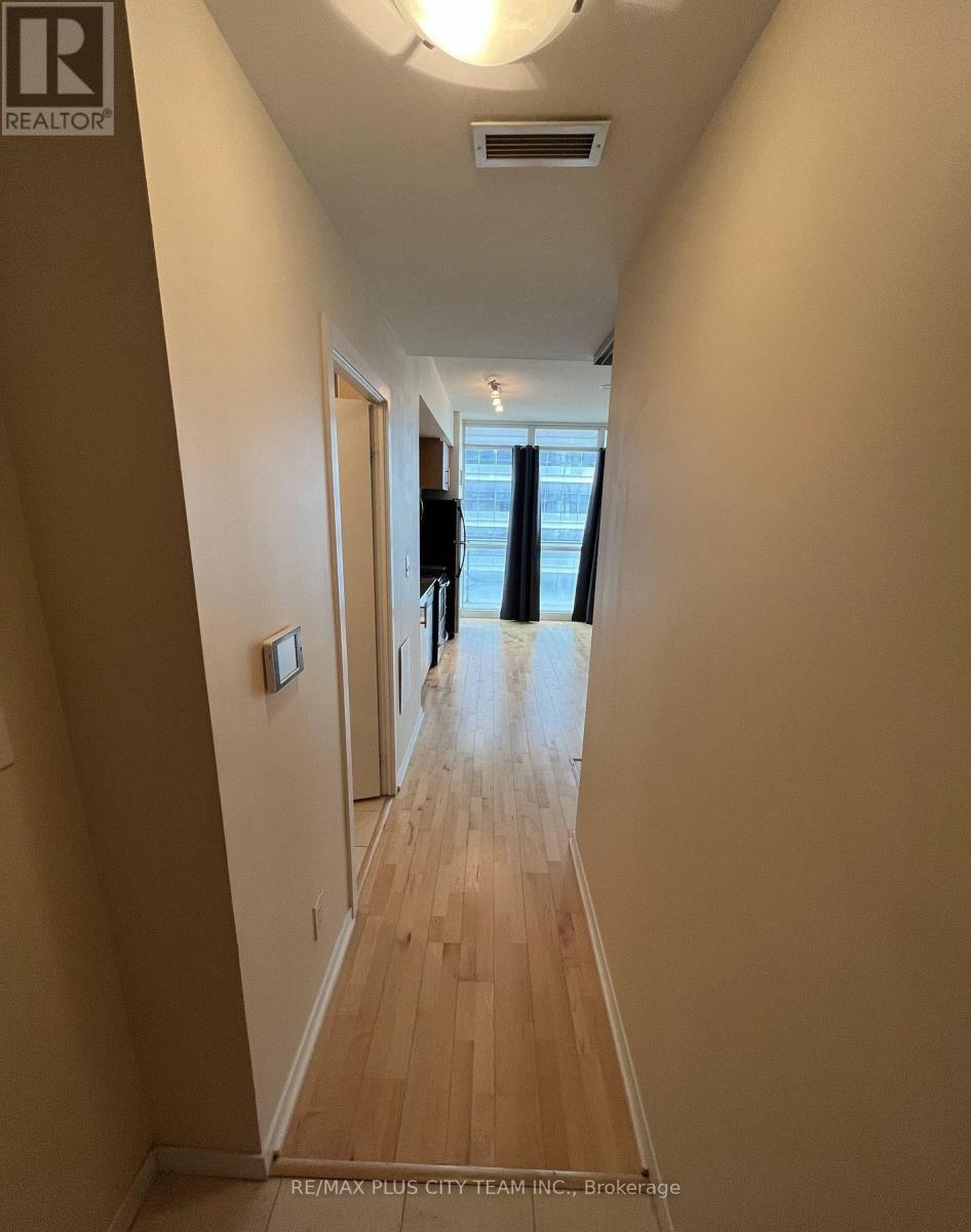 2206 - 65 Bremner Boulevard, Toronto, Ontario  M5J 0A7 - Photo 2 - C13534180