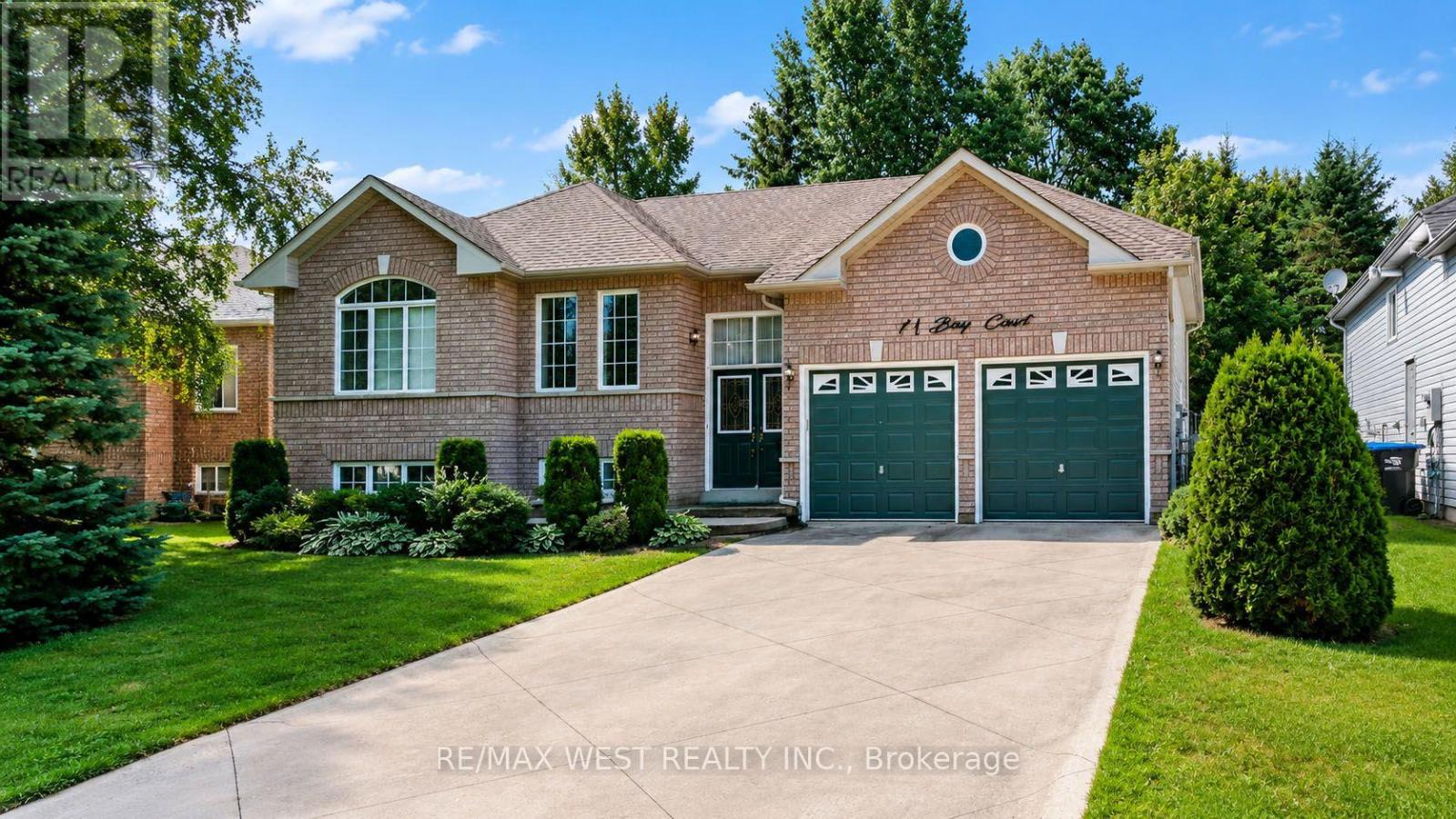 11 Bay Court, Wasaga Beach, Ontario  L9Z 1P7 - Photo 1 - S13686948