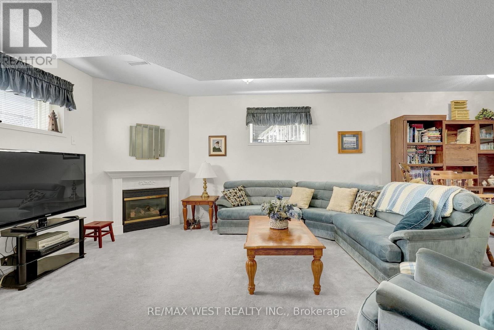 11 Bay Court, Wasaga Beach, Ontario  L9Z 1P7 - Photo 10 - S13686948