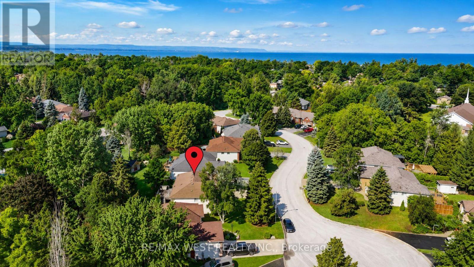 11 Bay Court, Wasaga Beach, Ontario  L9Z 1P7 - Photo 2 - S13686948