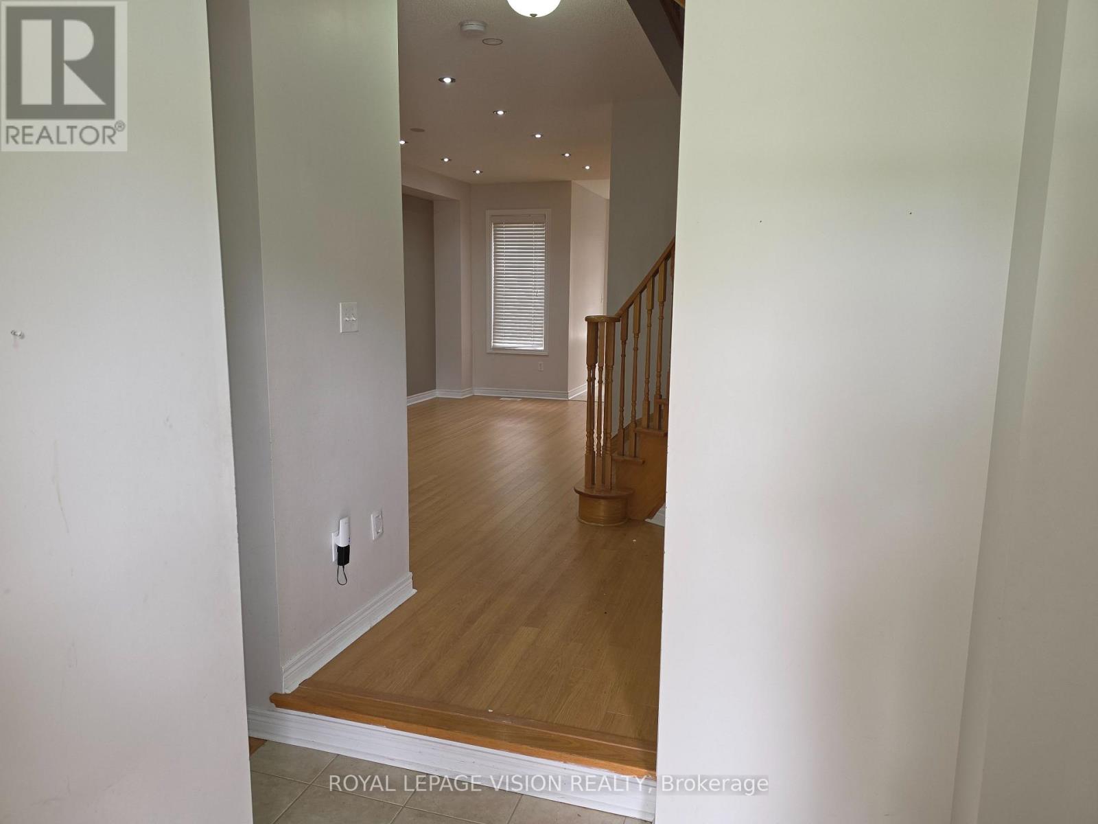 5559 Bonnie Street, Mississauga, Ontario  L5M 0N7 - Photo 5 - W13686444