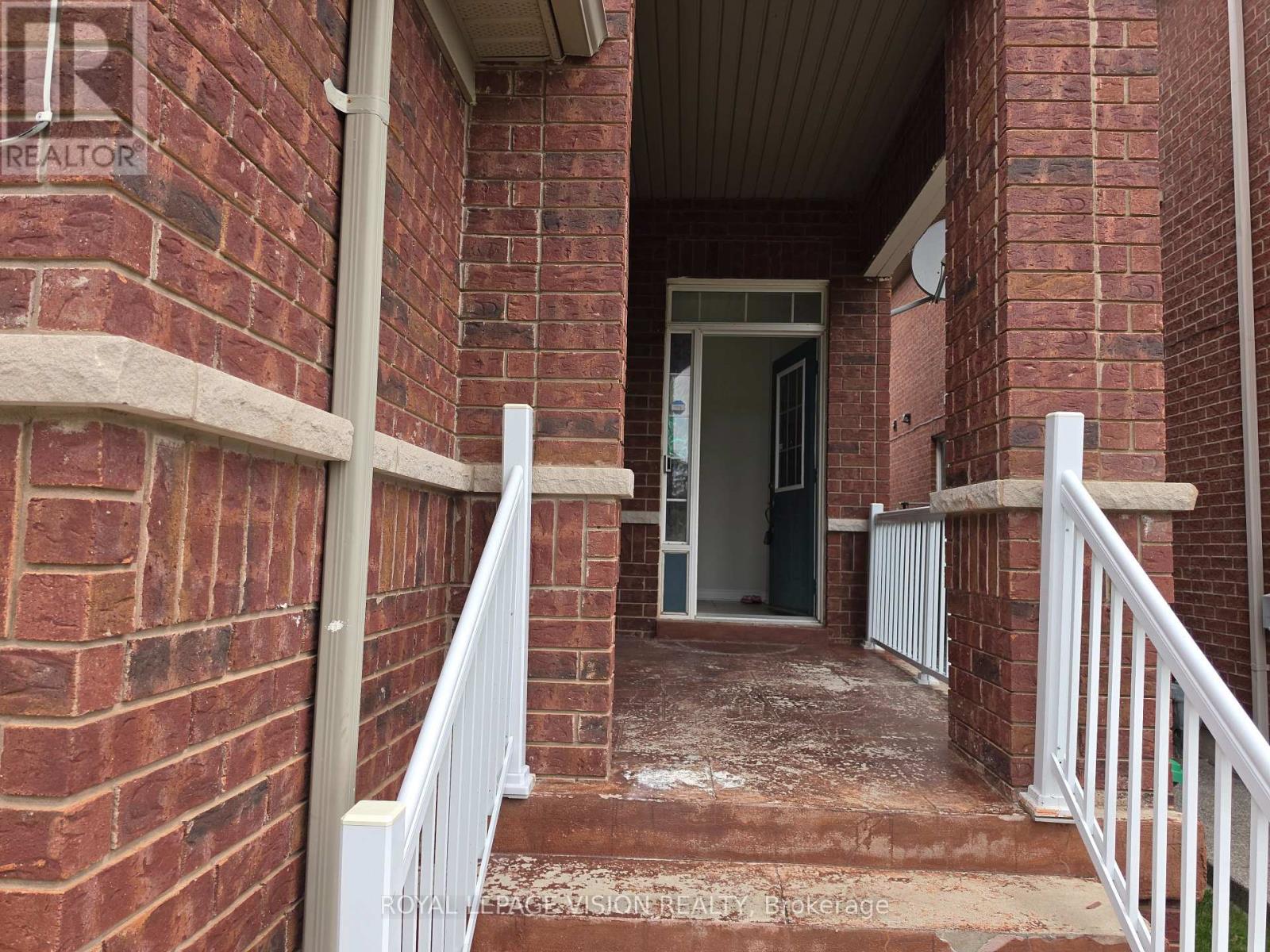 5559 Bonnie Street, Mississauga, Ontario  L5M 0N7 - Photo 4 - W13686444