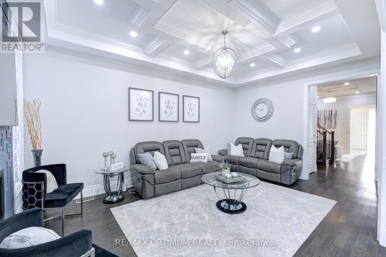 8 Lyle Way, Brampton, Ontario  L6X 5P8 - Photo 8 - W13686876