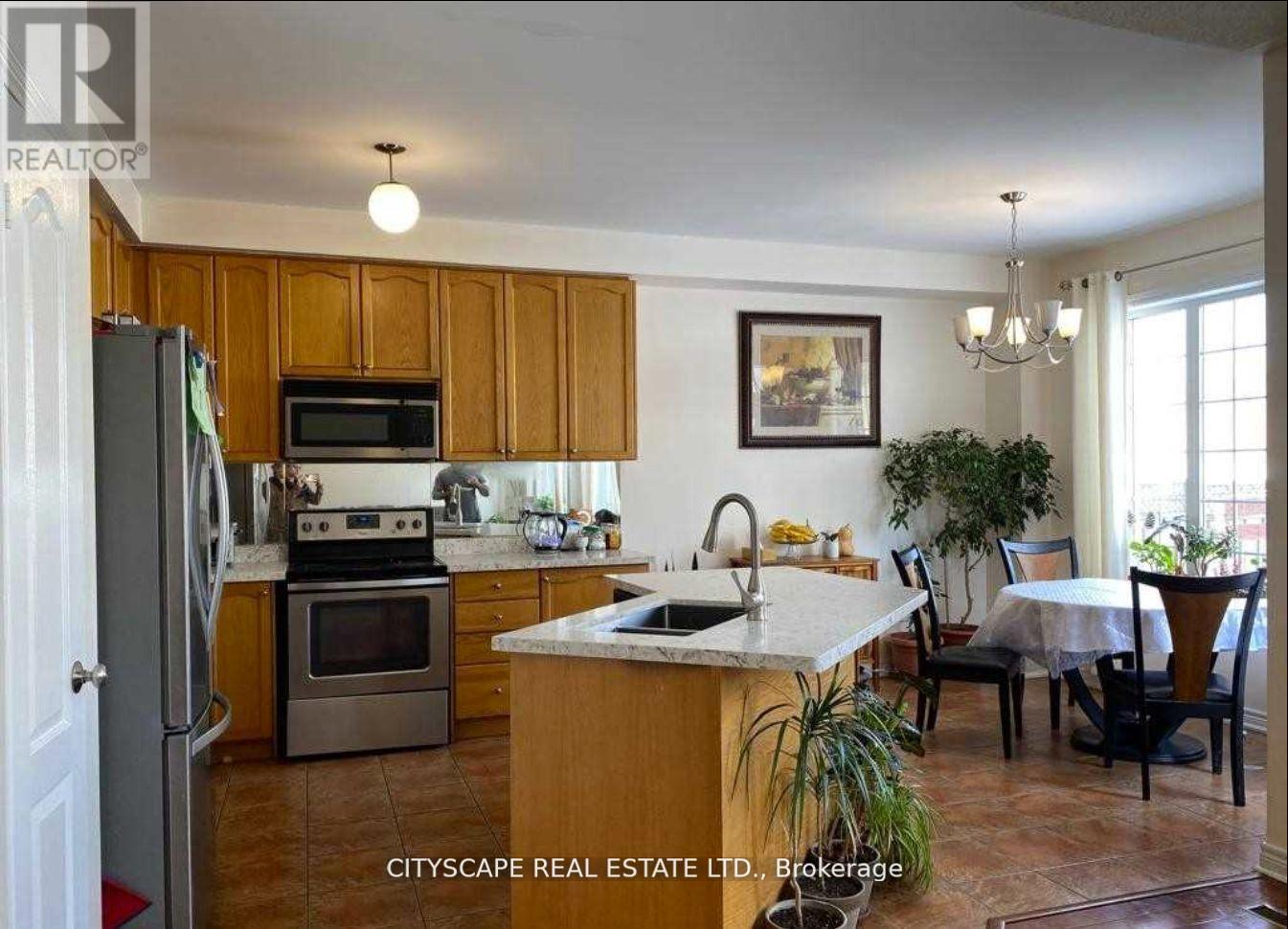 Main - 30 Sea Lion Road, Brampton, Ontario  L6V 4P8 - Photo 6 - W13686972