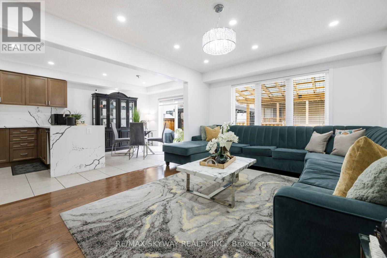 92 Stedford Crescent, Brampton, Ontario  L7A 4P7 - Photo 9 - W13687050