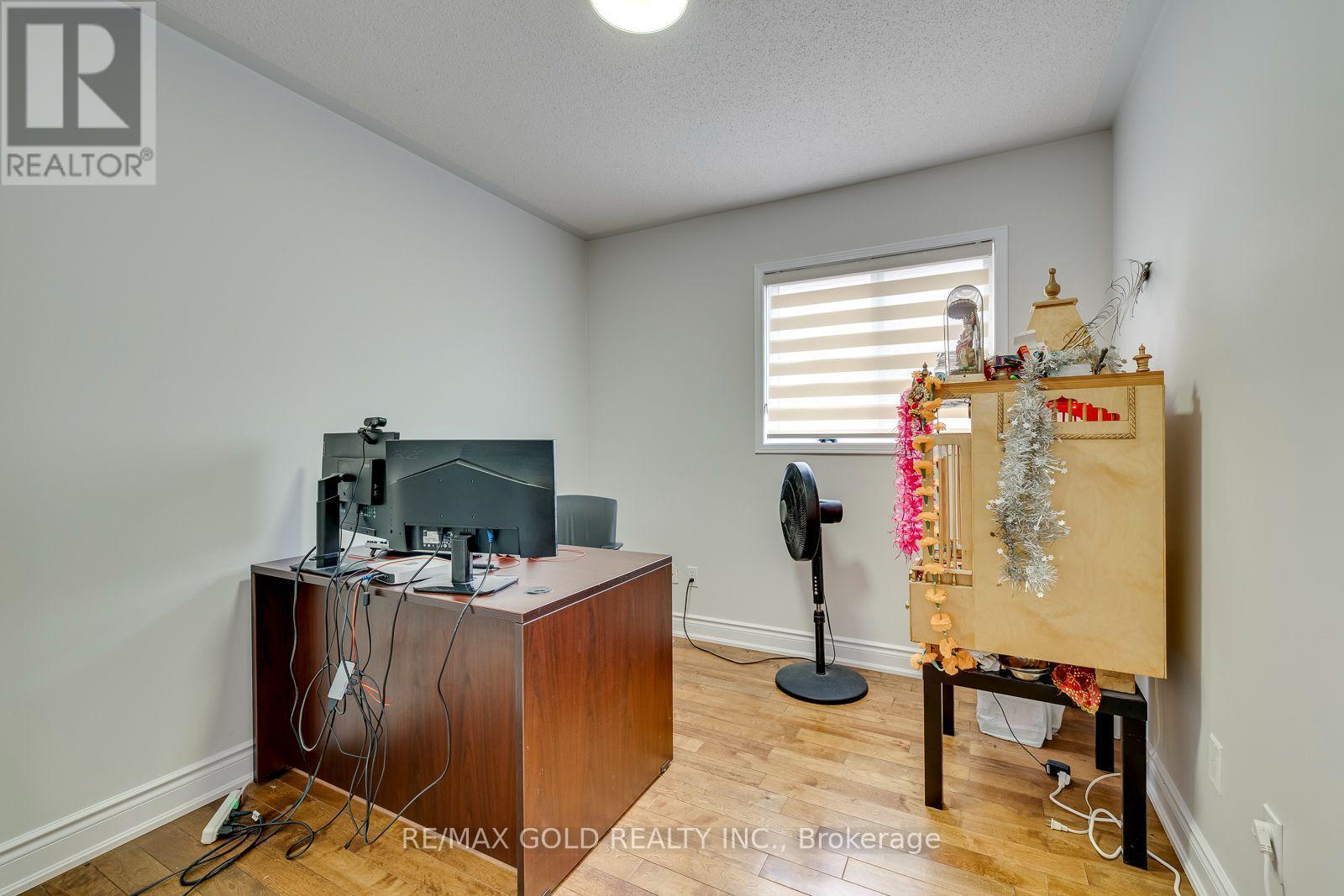 911 Golden Farmer Way, Mississauga, Ontario  L5W 1A8 - Photo 25 - W13687054